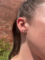 Load image into Gallery viewer, Emerald Clover Stud Earrings in Yellow Gold