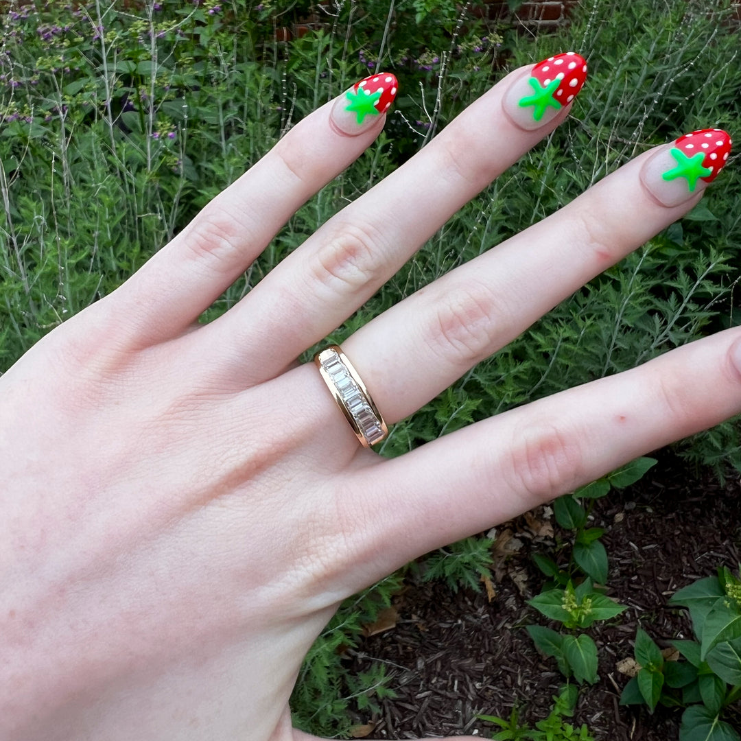 Seven Stone Emerald Cut Diamond Channel Band in Yellow Gold