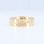 Load image into Gallery viewer, Sunflower Engraved 6mm Band in Yellow Gold