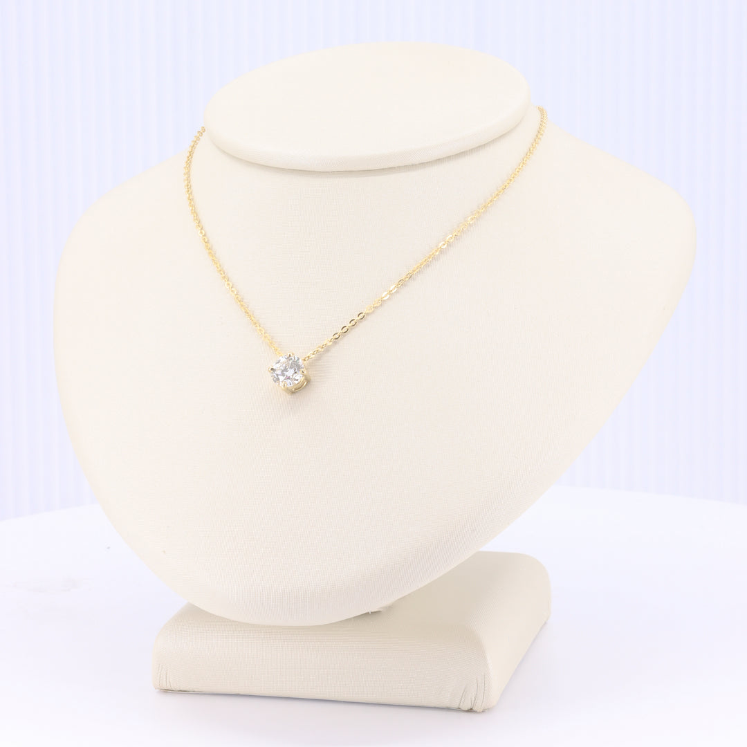 Solitare Diamond Pendant in Yellow Gold