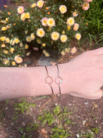 Load image into Gallery viewer, Articulated Bangle Bracelet With Diamonds Circle Center in White Gold