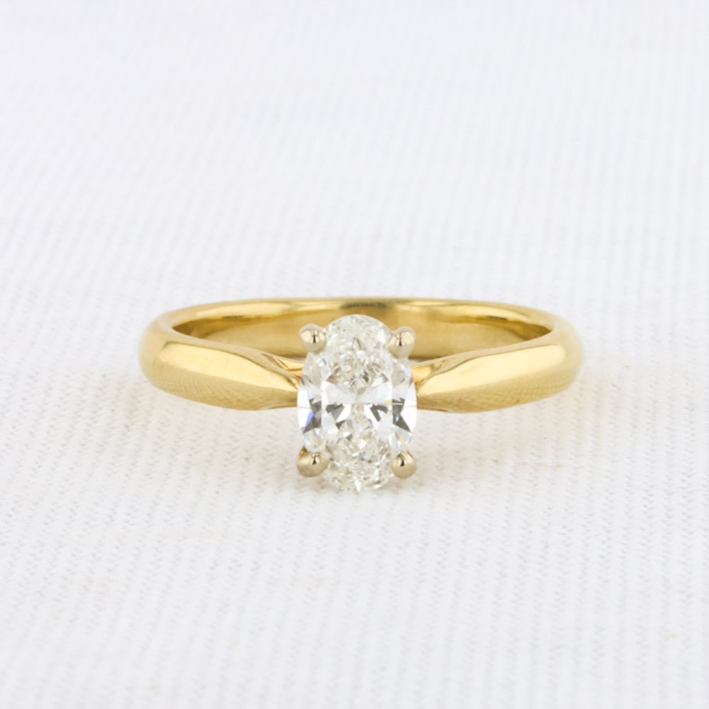 Kalina Ring with Oval Diamond in Yellow Gold