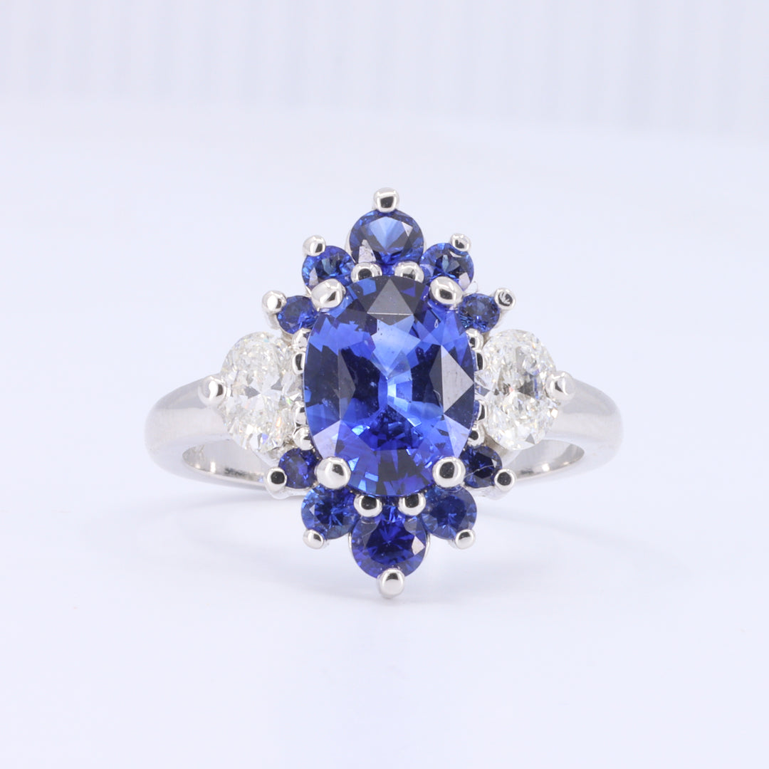 Spectacular Sapphire Engagement Ring in White Gold