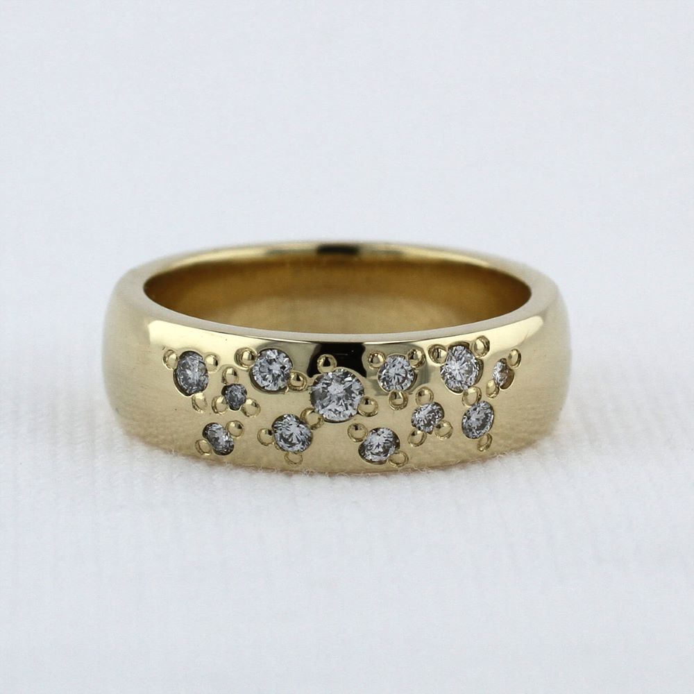 Flush Set Scattered Diamond Band in Yellow Gold