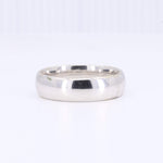 Load image into Gallery viewer, Silver polished metal band ring, classic and minimalist design, ideal for wedding or commitment accessories.