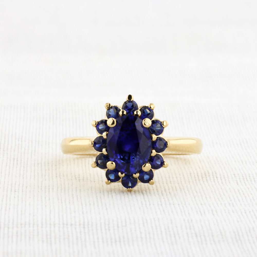 Berry Halo Ring in Yellow Gold