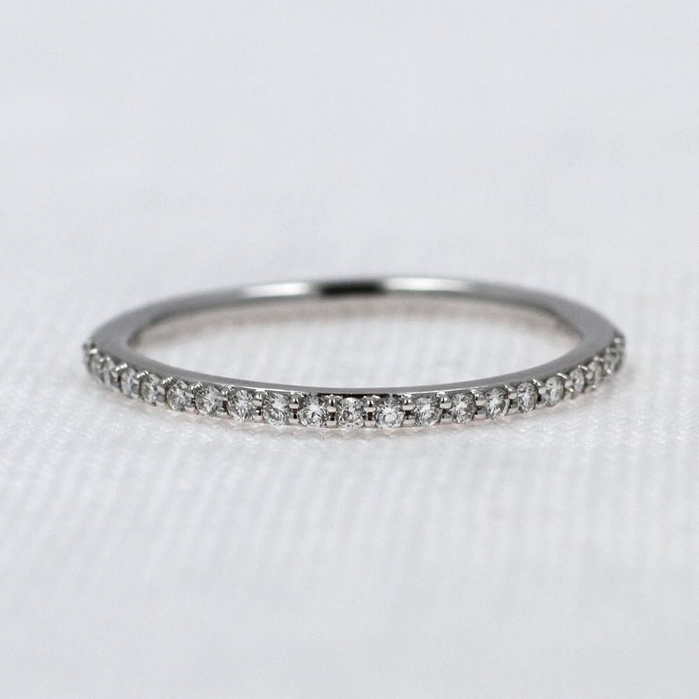 Shared-Prong Diamond Band in White Gold - 0.16cttw