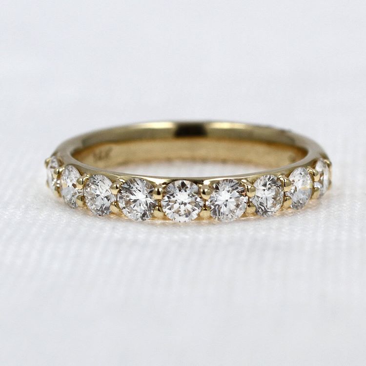 Shared-Prong Diamond Band in Yellow Gold - 1.02cttw