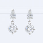 Load image into Gallery viewer, Pearfictly Dropping Diamond Earrings in White Gold
