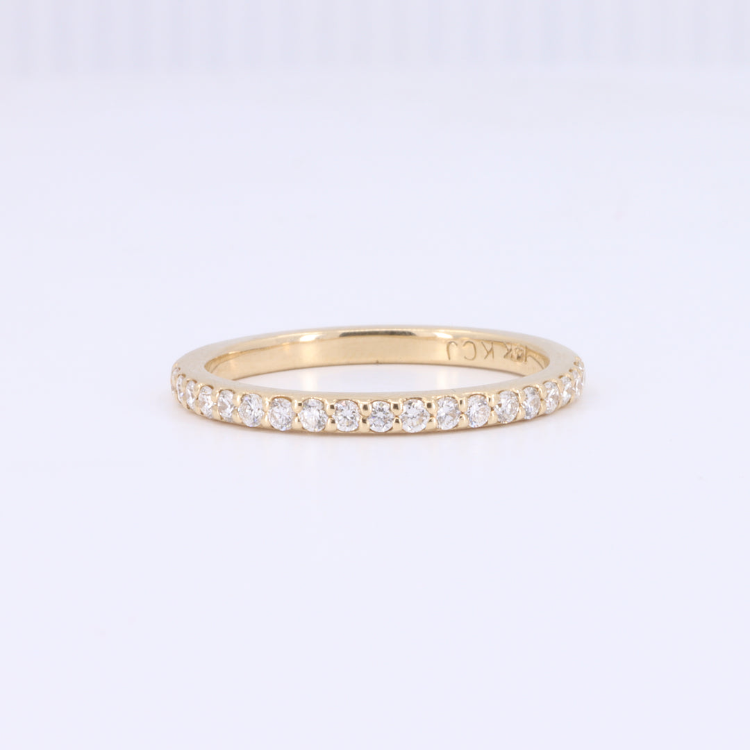 Shared-Prong Diamond Band in Yellow Gold - 0.29cttw