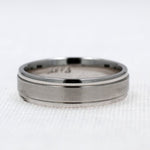 Load image into Gallery viewer, Matte Center Polished Edge Wedding Band in White Gold - 6mm
