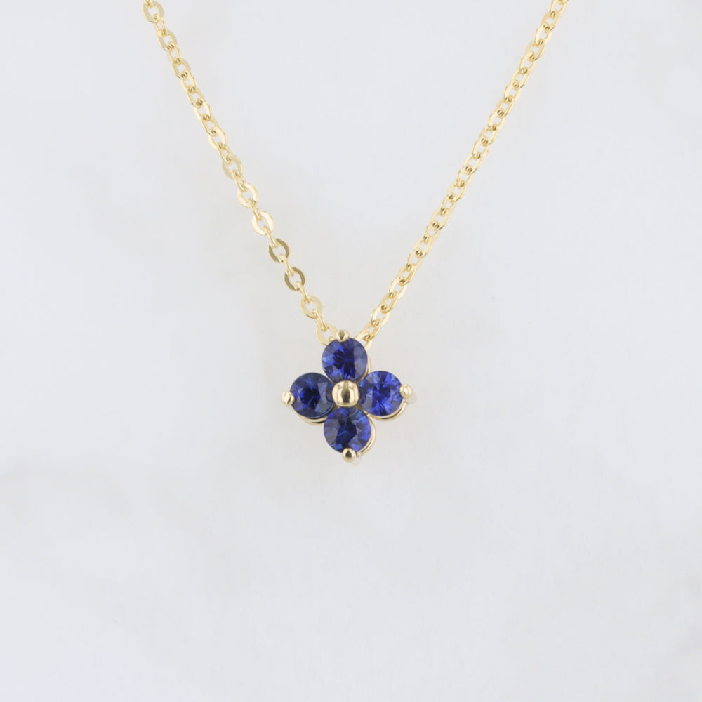 Quatrefoil Sapphire Pendant in Yellow Gold