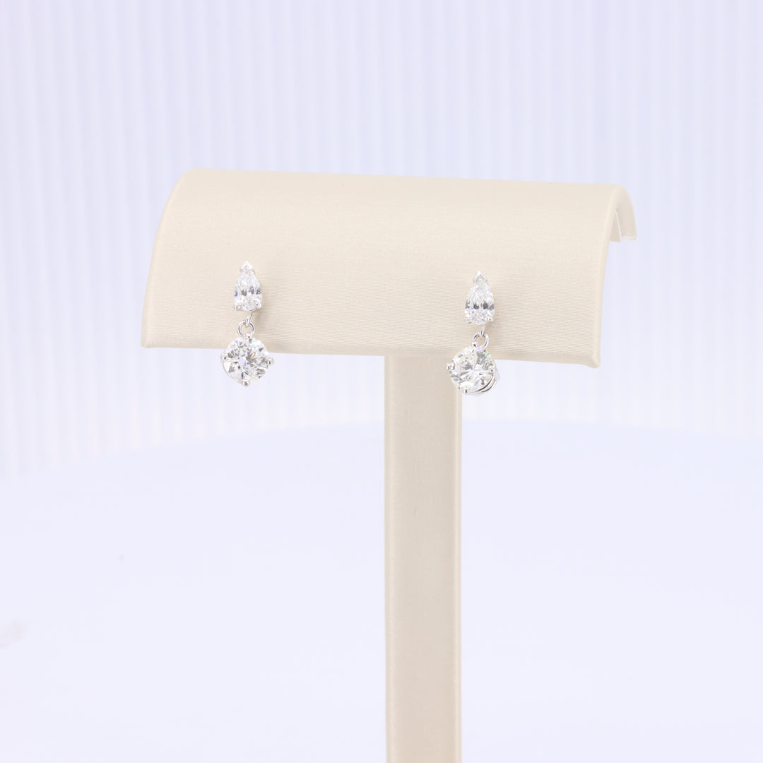Pearfictly Dropping Diamond Earrings in White Gold
