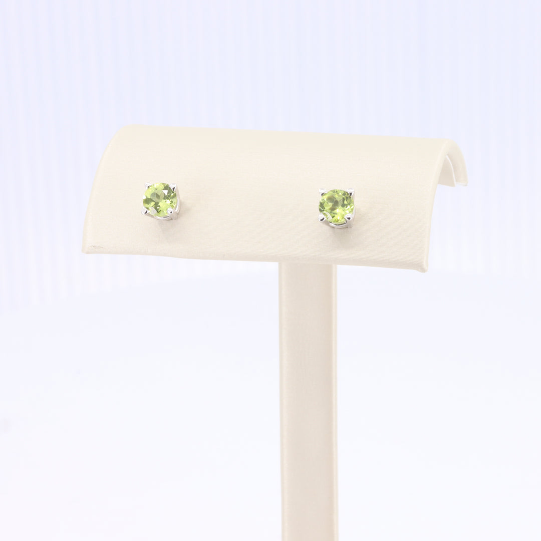 Peridot Stud Earrings in White Gold