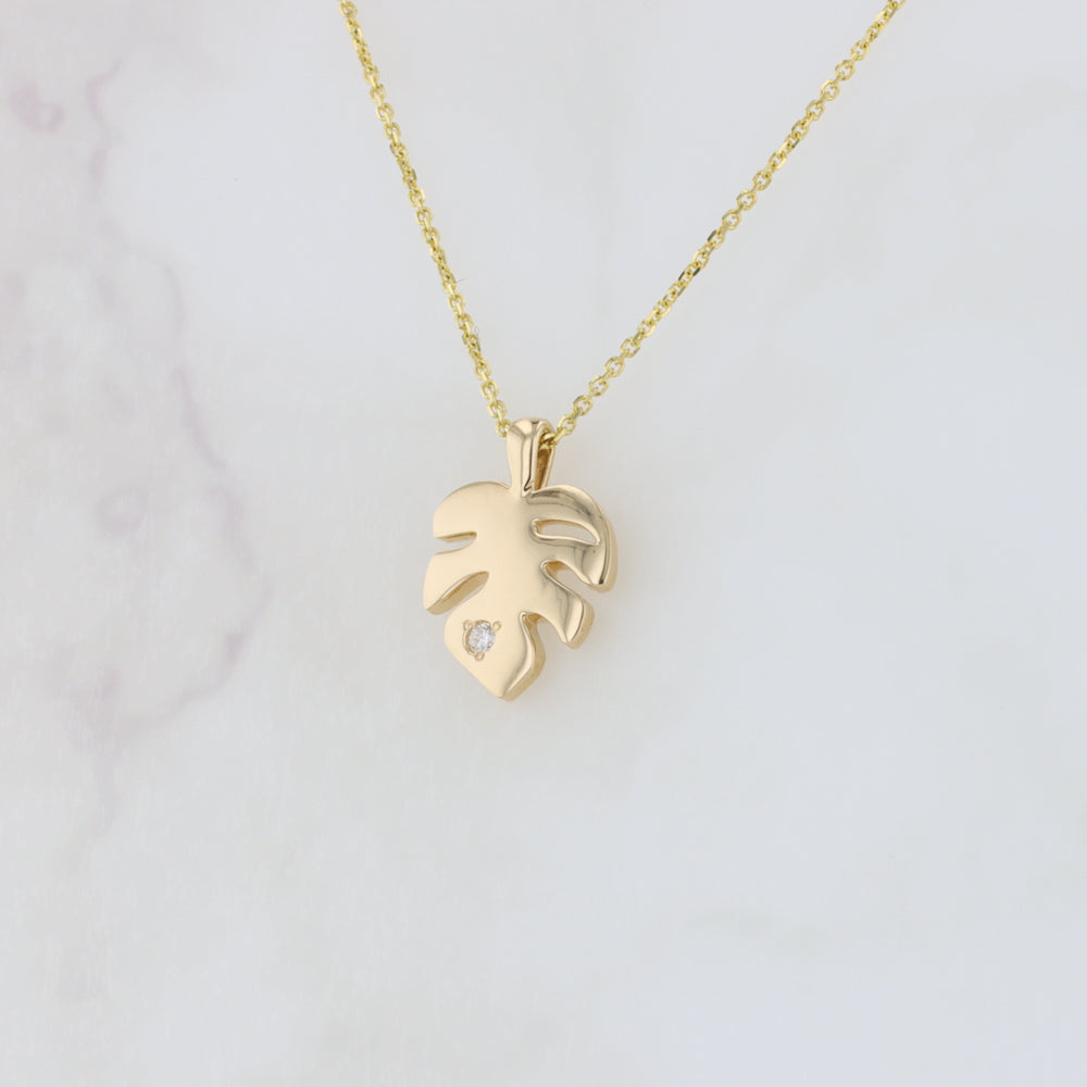 Monstera Leaf with Diamond Pendant in Yellow Gold