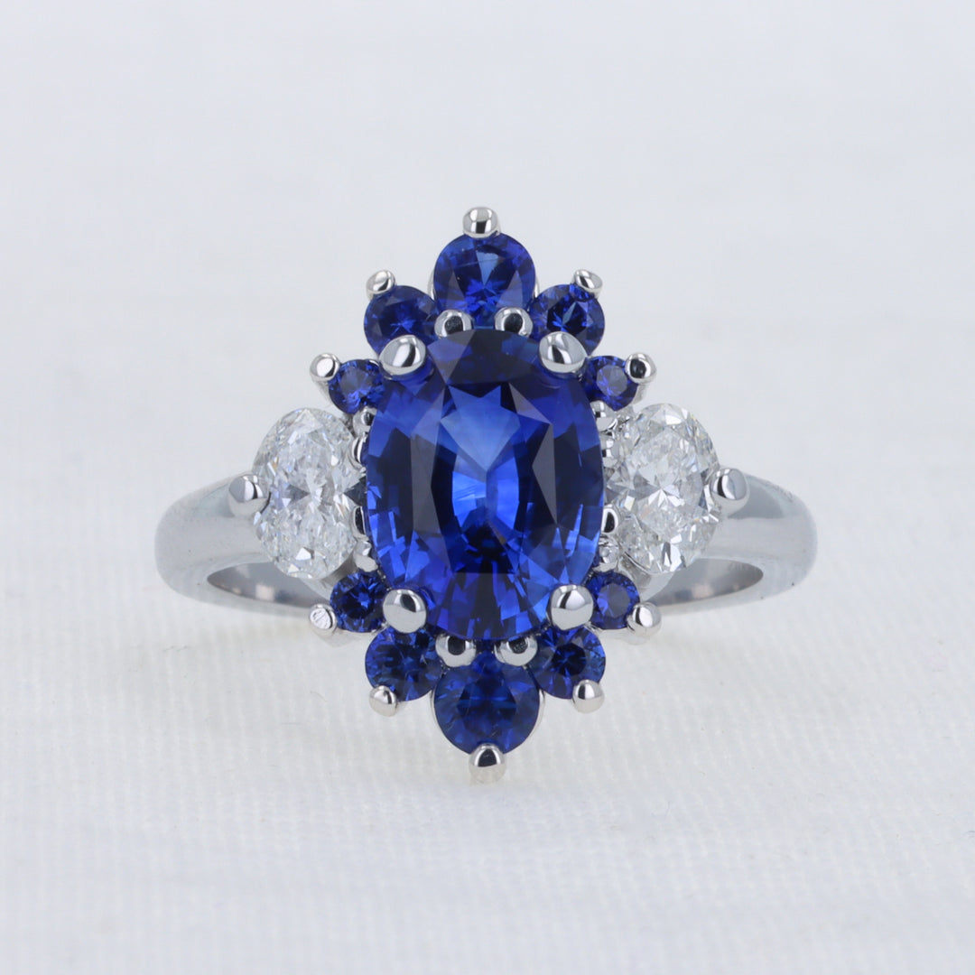 Spectacular Sapphire Engagement Ring in White Gold