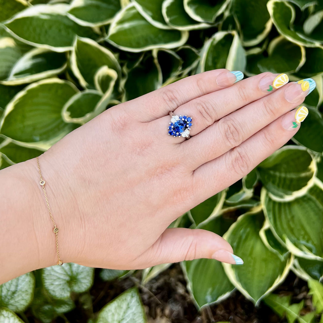 Spectacular Sapphire Engagement Ring in White Gold
