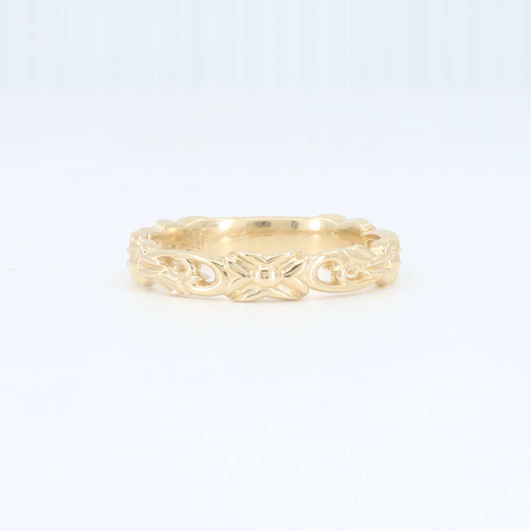Open Floral Band in Yellow Gold