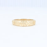 Load image into Gallery viewer, Floral Tapered Band in Yellow Gold
