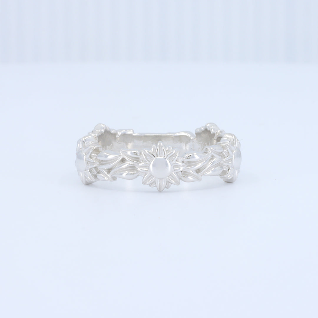 Sculpted Sunflower Vine Band in White Gold