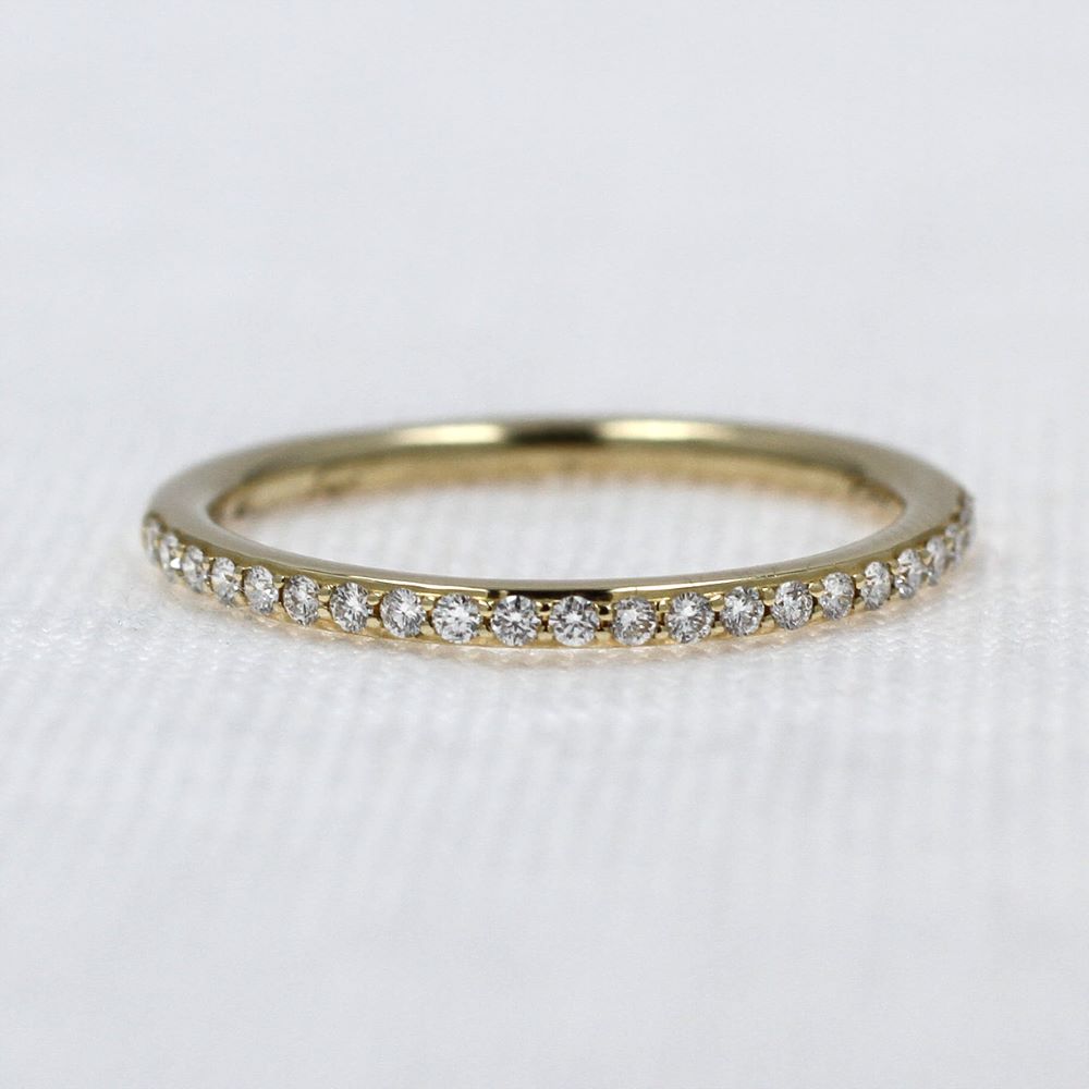 Shared-Prong Diamond Band in Yellow Gold - 0.16cttw