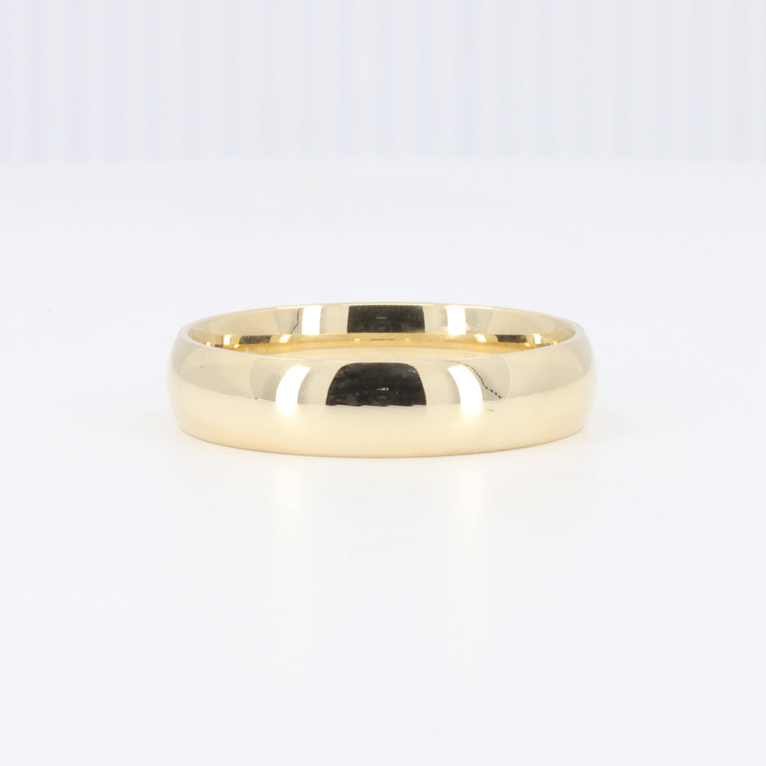 Comfort Fit Band in Yellow Gold - 5mm