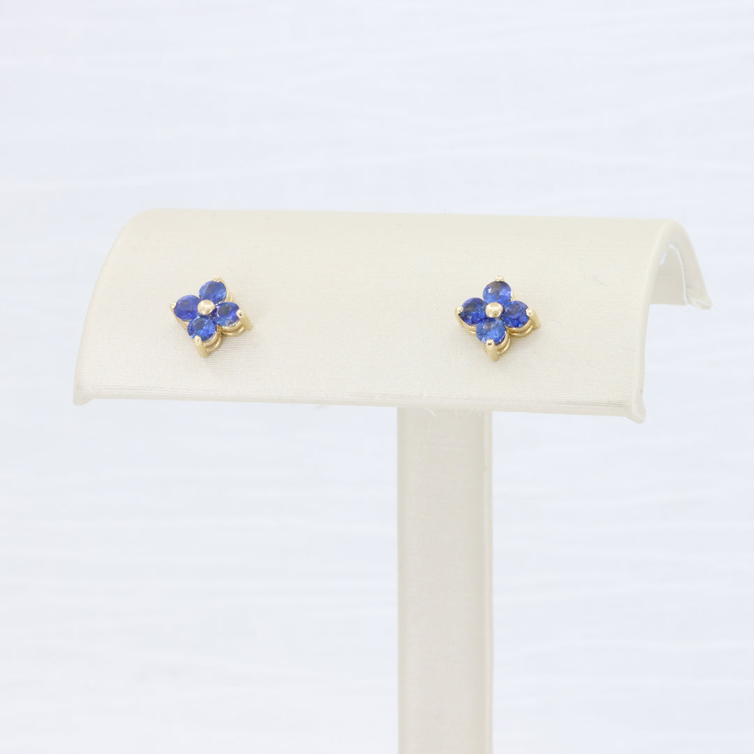 Quatrefoil Sapphire Stud Earrings in Yellow Gold