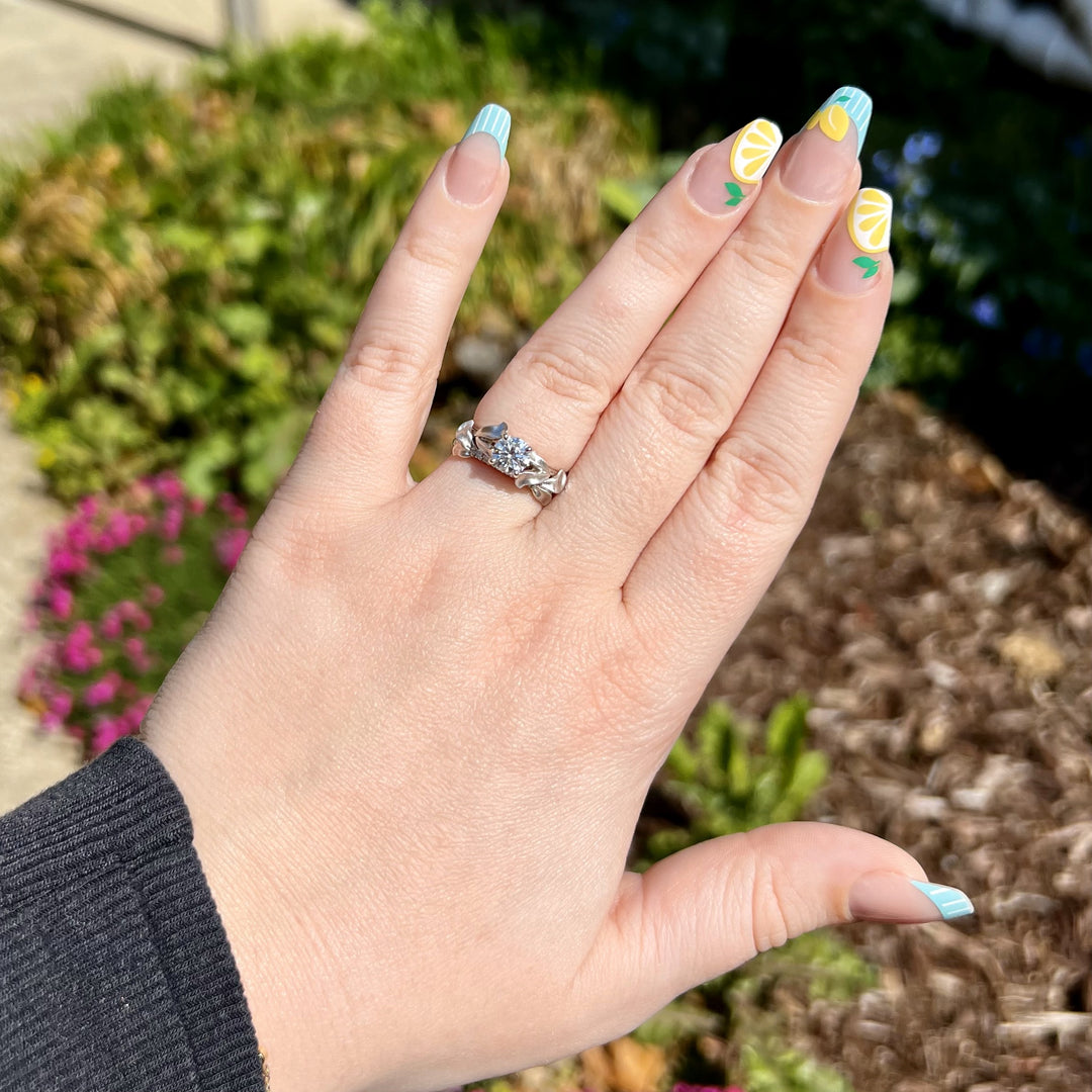 Hermes Solitaire Ring in White Gold