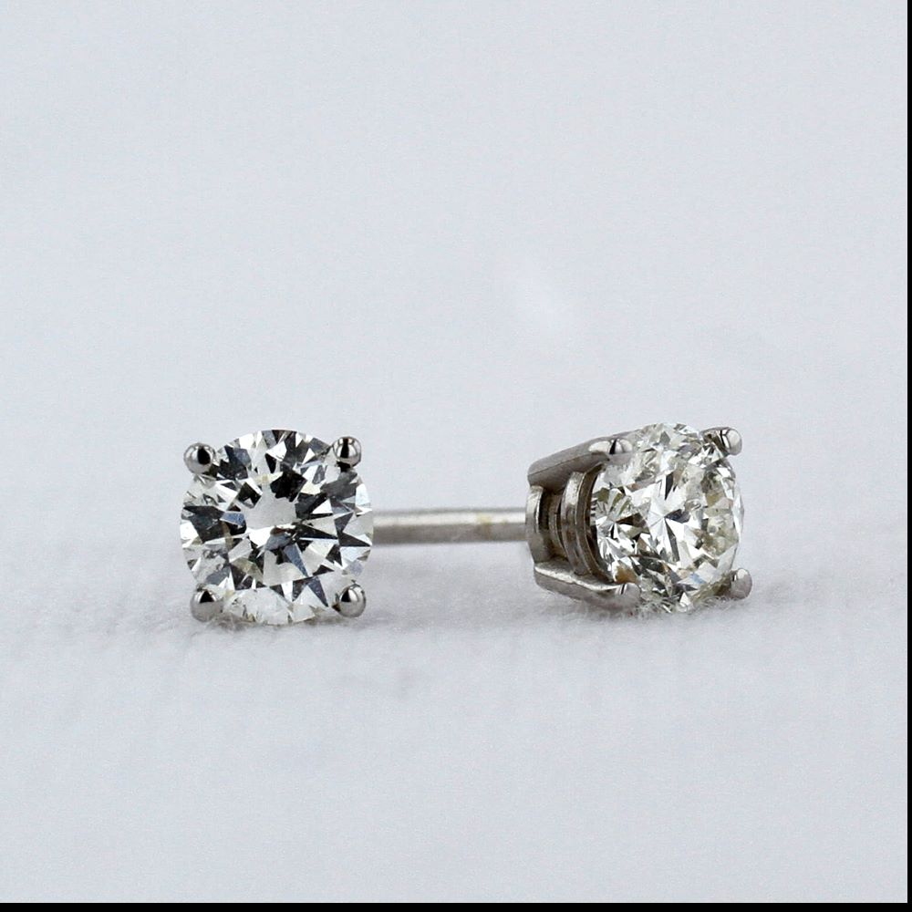 0.50cttw Diamond Stud Earrings