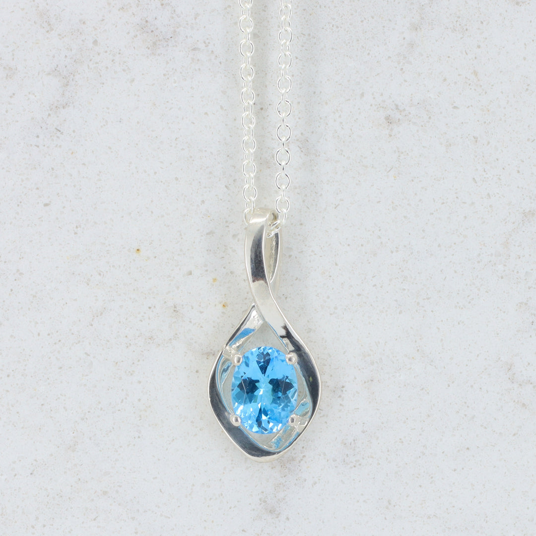 Blue Topaz Pendant, 1.35ct Oval in Sterling Silver, 16–18 inch Chain