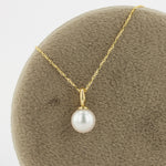 Load image into Gallery viewer, Pearl Solitaire Necklace in Yellow Gold