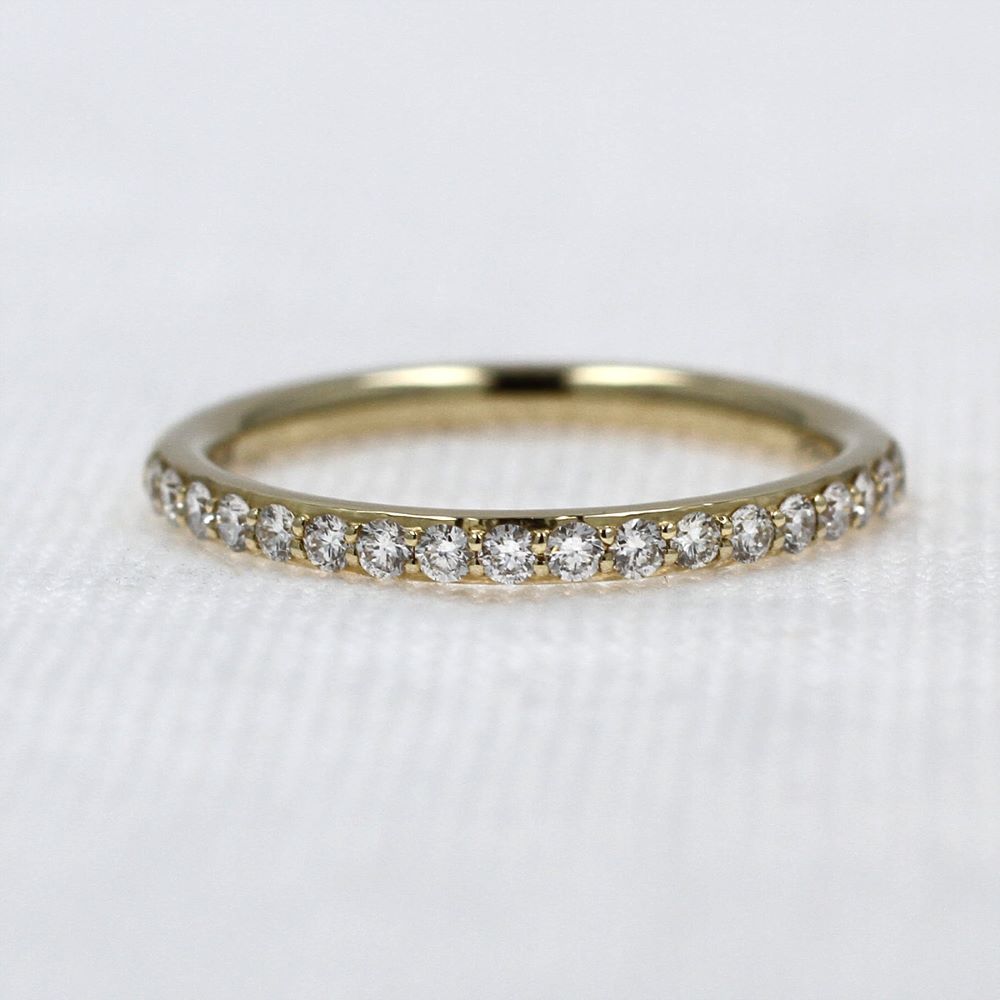 Shared-Prong Diamond Band in Yellow Gold - 0.29cttw